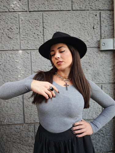 Maglia Scollo A V Grigia